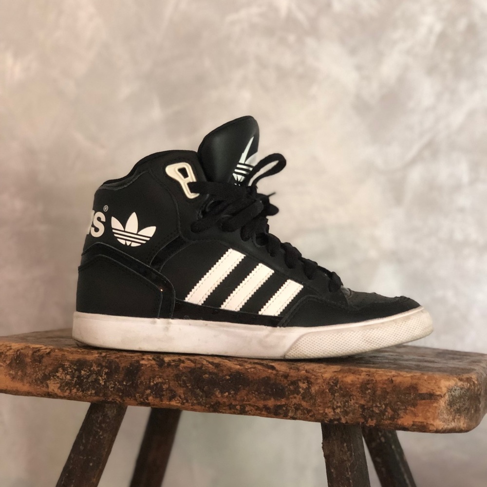 Adidas Sneakers
